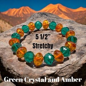 Green crystal amber bracelet 5 1/2 inches